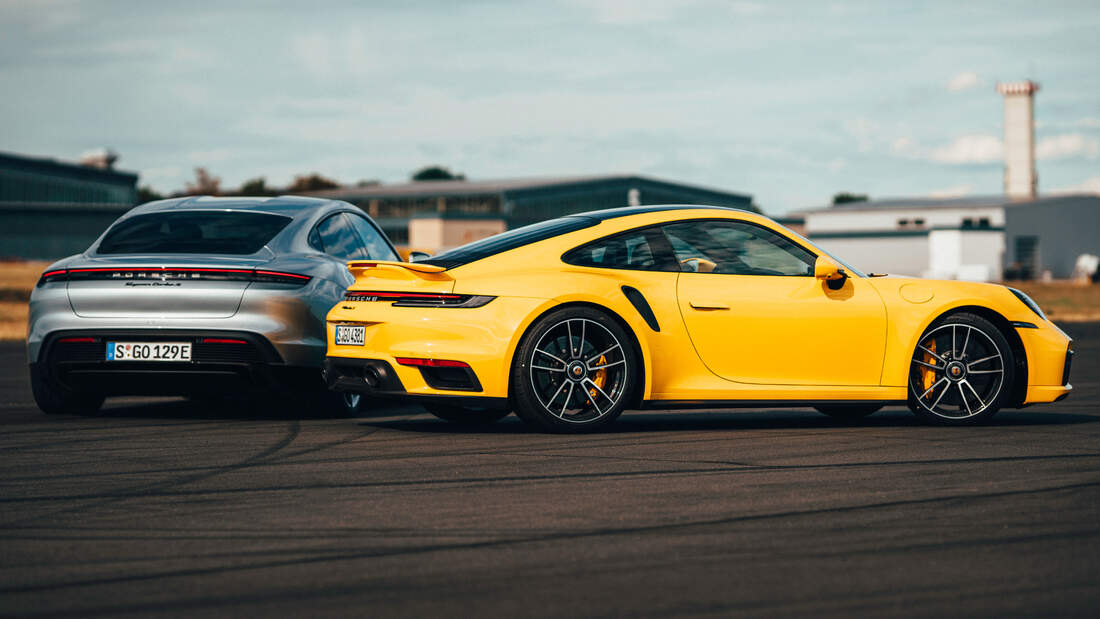 Drag Race Porsche Turbo S Vs Taycan Turbo S Auto Motor Und Sport