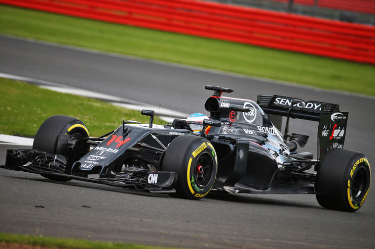 Fernando-Alonso-McLaren-Silverstone-Test