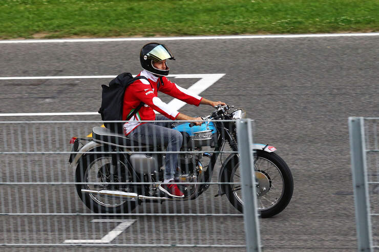 Sebastian-Vettel-Bike-Formel-1-2016-foto