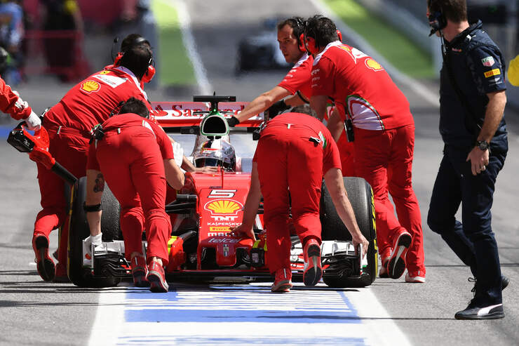 Sebastian Vettel - Ferrari - GP Spanien 2016 - Barcelona - F1 - Freitag - 13.5.2016