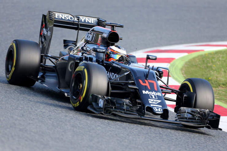 Stoffel-Vandoorne-McLaren-Barcelona-Test