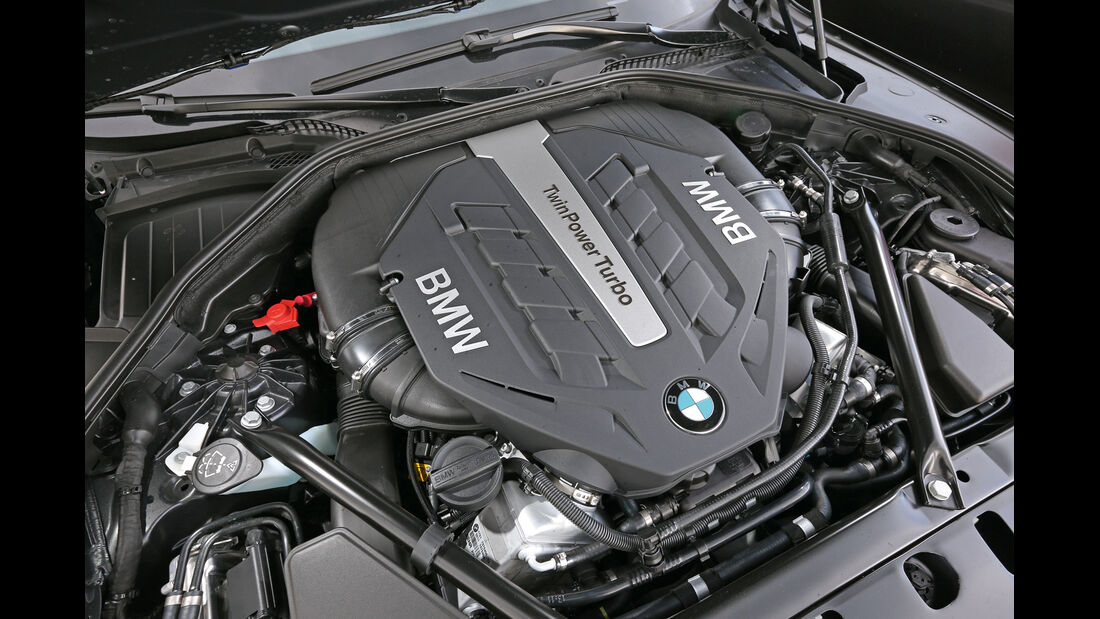  BMW 750Li, Motor