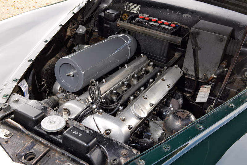  Jaguar Mark VII, Motor