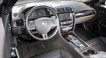  Jaguar XK 5.0 V8 Portfolio, Cockpit
