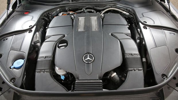  Mercedes S 500 e, Motor