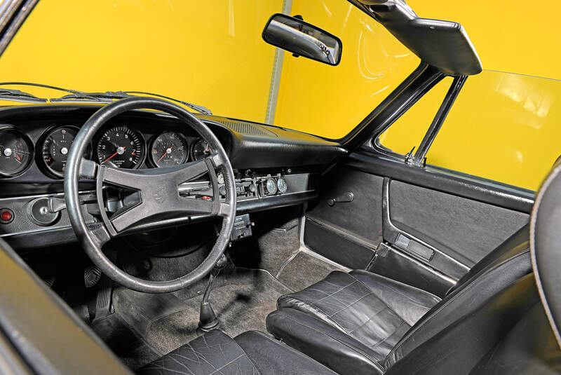  Porsche 911 S Targa, Cockpit