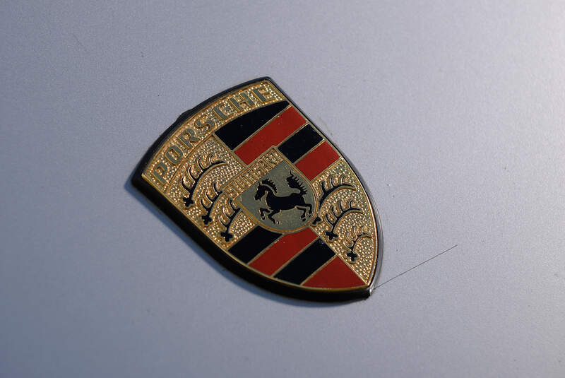  Porsche 911 S Targa, Emblem