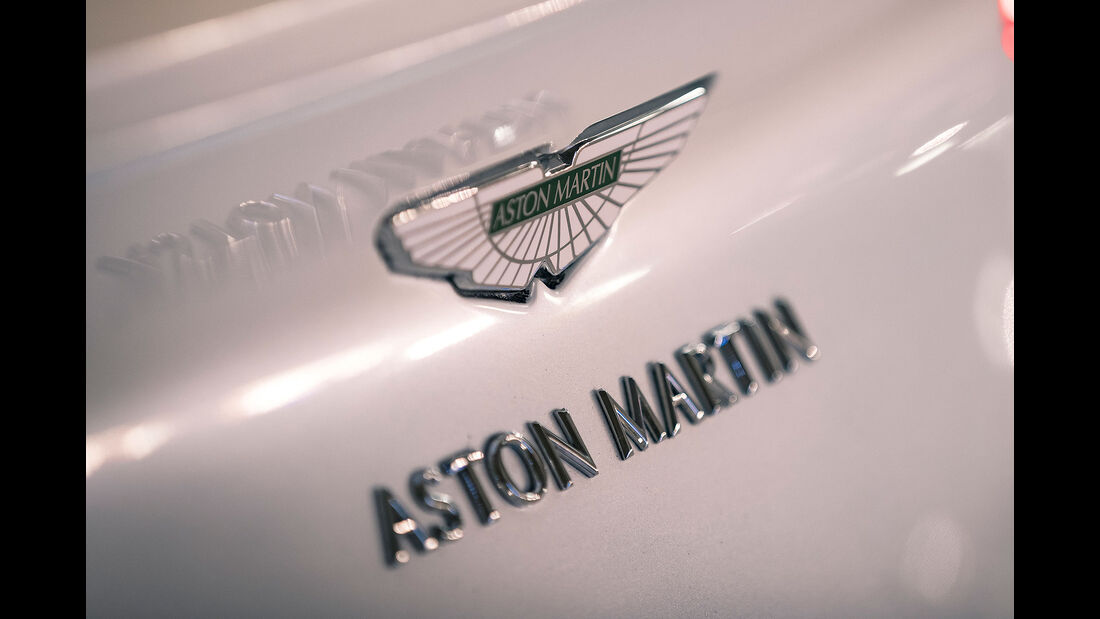 01/2018 Aston Martin DB11 V8 Coupé