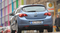 0111, ams 02/2011, Opel Astra 1.4 Turbo