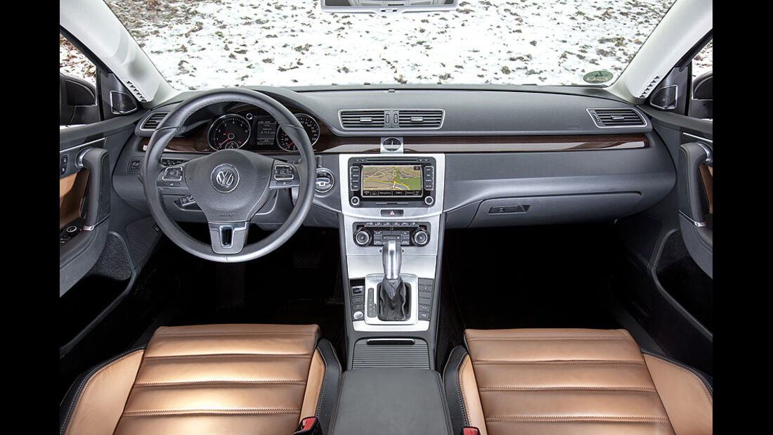 0111, ams 02/2011, VW Passat 1.8 TSI Limousine, Innenraum