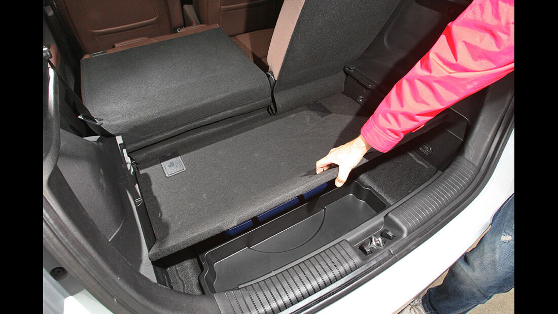 0111, ams 25/2010, Hyundai ix20 Blue 1.6 Comfort, Kofferraum