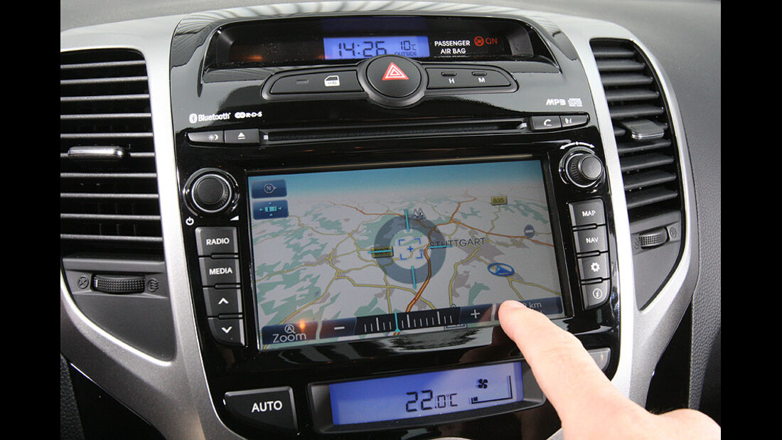0111, ams 25/2010, Hyundai ix20 Blue 1.6 Comfort, Navigationssystem, Touchscreen