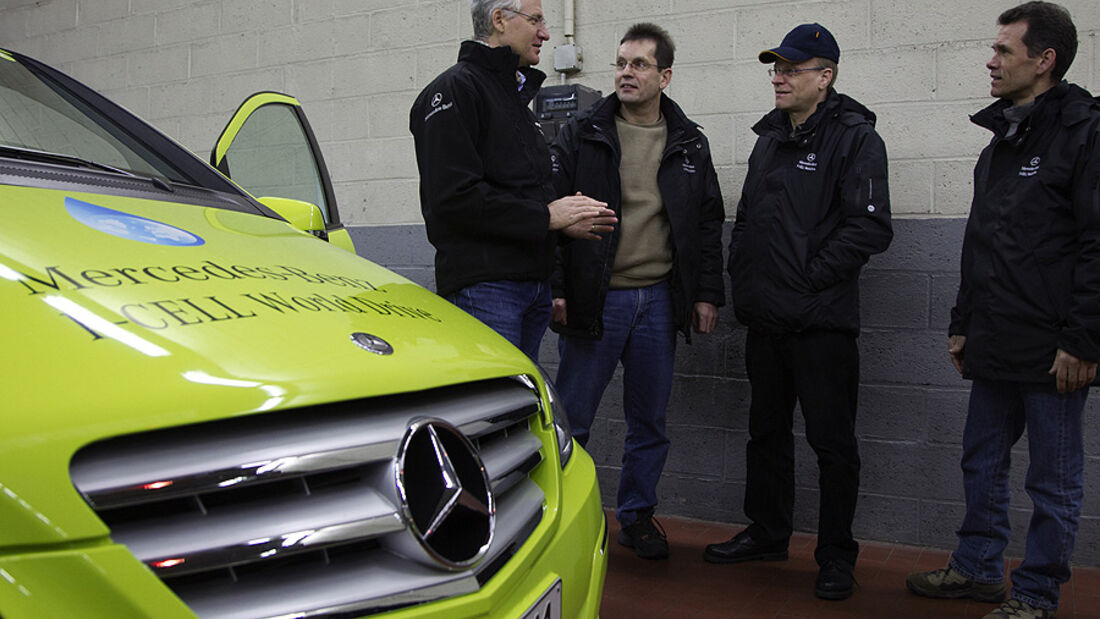 02/11 Mercedes F-Cell World Drive. 3.Etappe Paris - Lyon, Mercedes B-Klasse, Brennstoffzelle