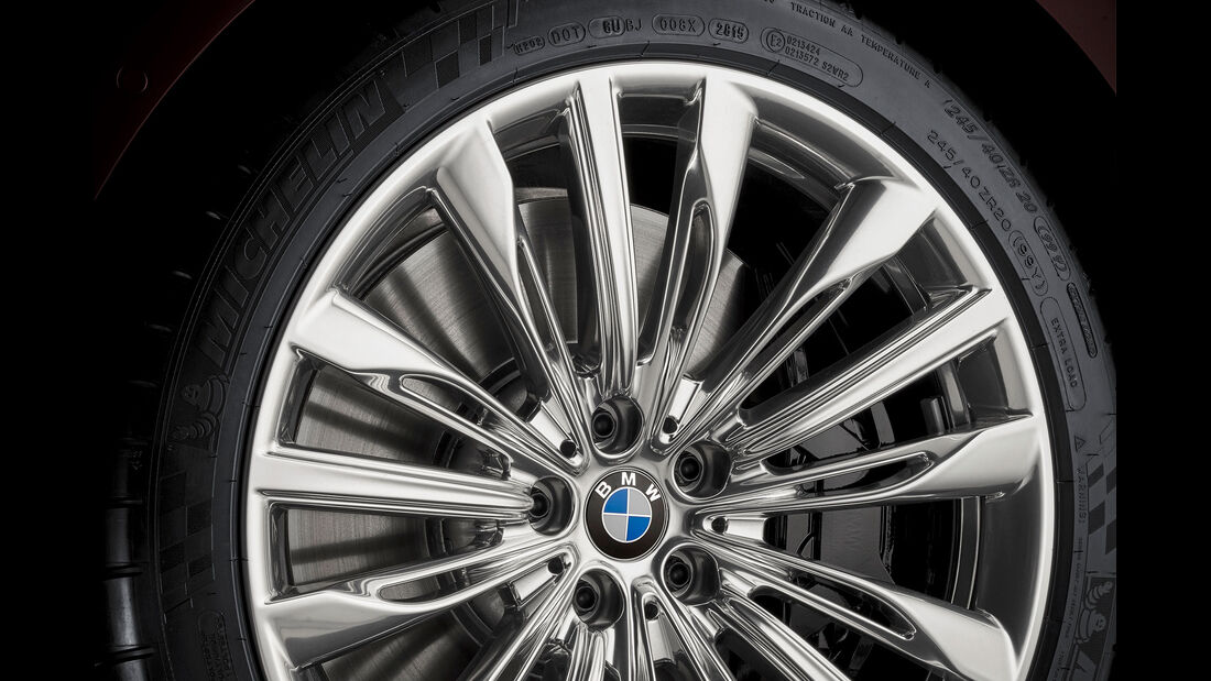 02/2016 BMW M760Li xDrive Excellence