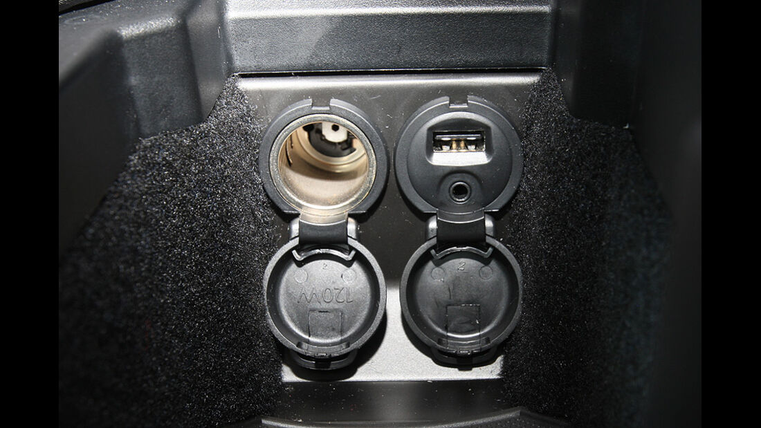 03/11 aumospo06/2011 Peugeot 508 140 Hdi, Steckdose, USB-Anschluss