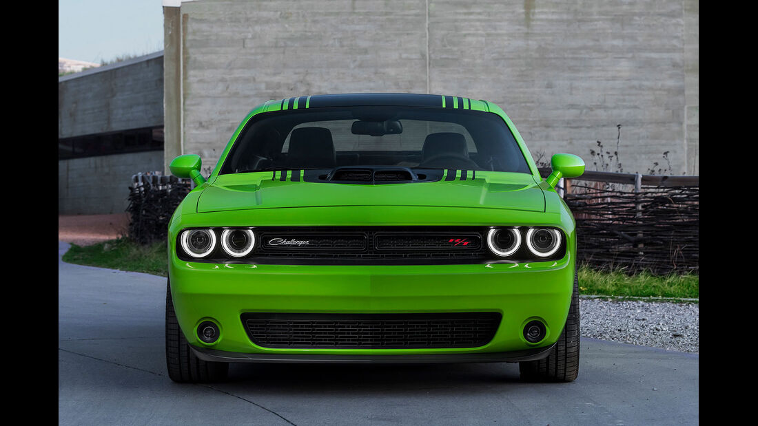 04/2014 New York Auto Show Dodge Challenger facelift