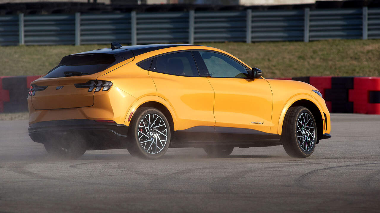 2022 mustang mach e discount