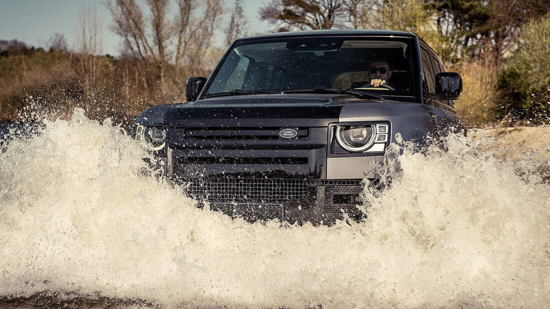 04/2021, Heritage Customs Valiance auf Basis Land Rover Defender