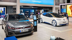04/2022, Volkswagen VW Autohaus Autohandel Händler Showroom