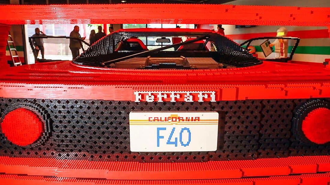 05/2022, Ferrari F40 aus Lego in Originalgröße