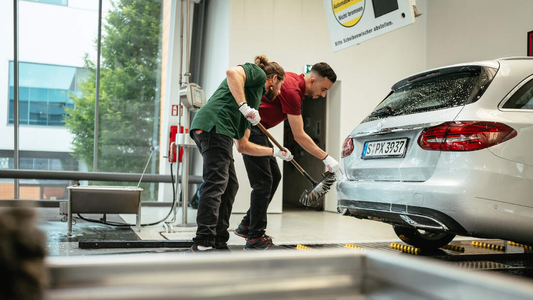 Mr. Wash Mülheim An Der Ruhr Als Jobber bei Mr. Wash: Autos putzen im Akkord | AUTO MOTOR UND SPORT