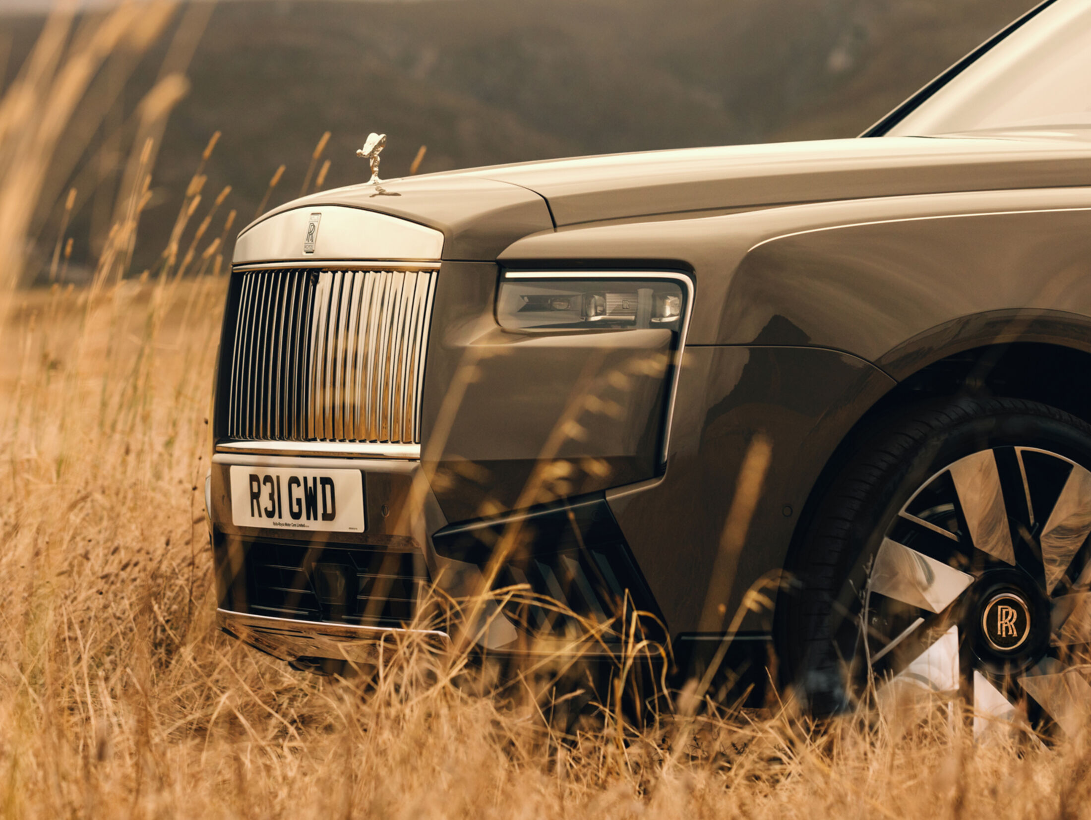 Rolls Royce Cullinan 20 im Video