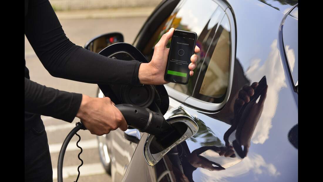 Porsche Charging Service vereinfach Laden von Elektroautos AUTO MOTOR