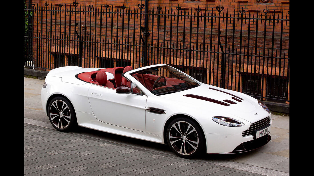 Aston Martin V12 Vantage Roadster auf Autosalon Paris: Top-Cabrio