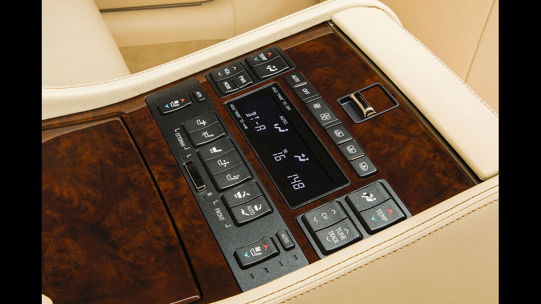 07/2012, Lexus LS 2013 LS 460, Innenraum, Rücksitzanlage