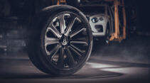 07/2021, Bentley Bentayga mit 22 Zoll Karbon Rädern