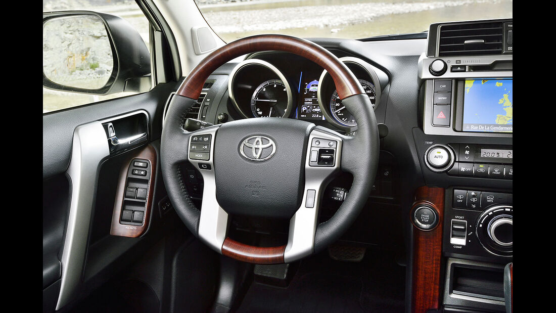 08/2013 Toyota Land Cruiser Facelift
