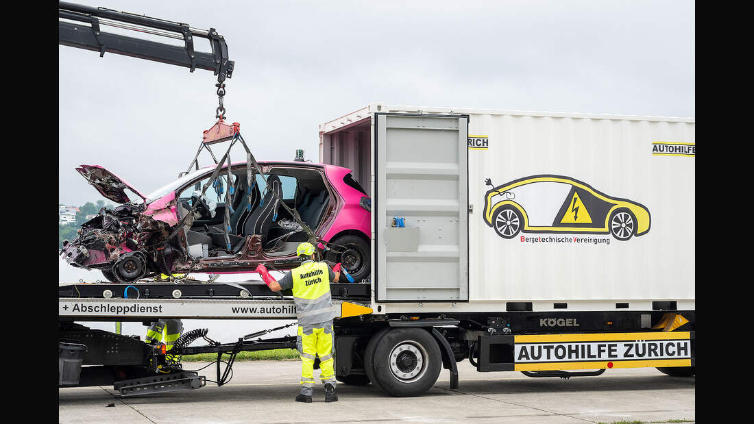 08-2019-AXA-Elektroauto-Crashtest-Duebendorf-22-08-2019-article169Gallery-6ac68077-1621371.jpg