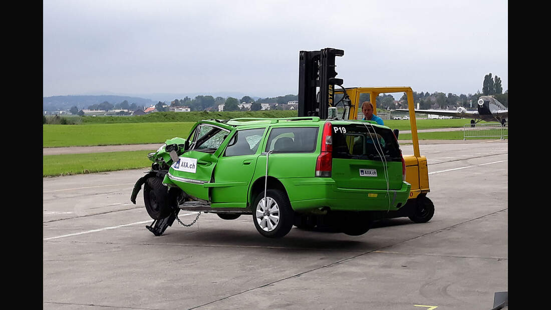 08-2019-AXA-Elektroauto-Crashtest-Duebendorf-22-08-2019-article169Gallery-839c2a31-1621377.jpg