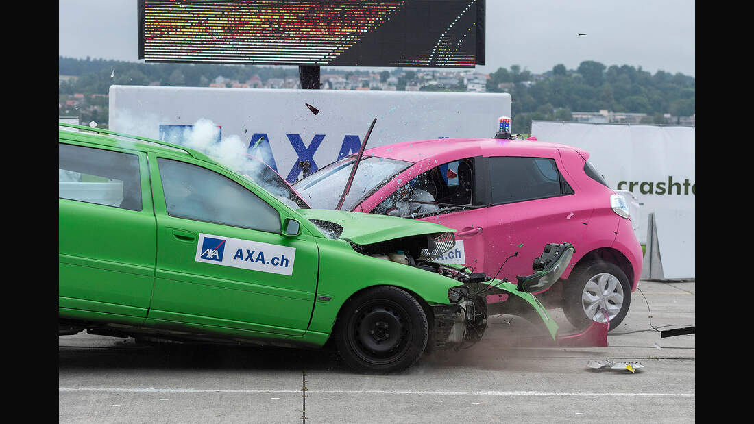 08-2019-AXA-Elektroauto-Crashtest-Duebendorf-22-08-2019-article169Gallery-ae36b237-1621374.jpg