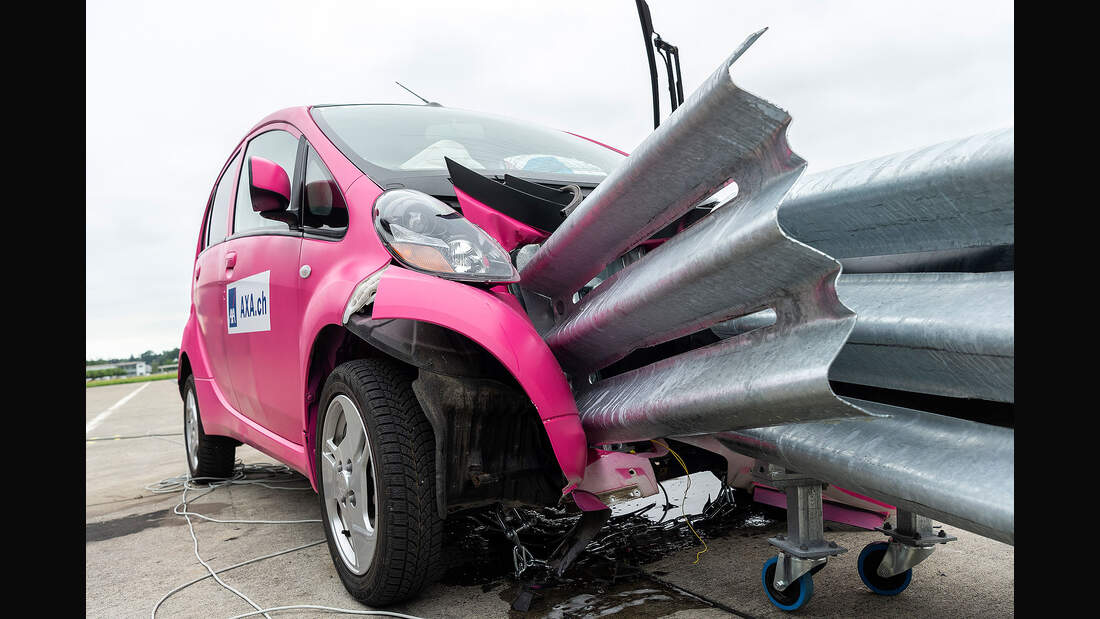 08-2019-AXA-Elektroauto-Crashtest-Duebendorf-22-08-2019-article169Gallery-e893daf4-1621368.jpg