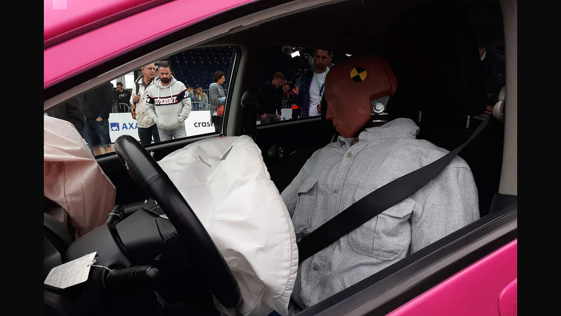 08-2019-AXA-Elektroauto-Crashtest-Duebendorf-22-08-2019-article169Gallery-ee089554-1621376.jpg