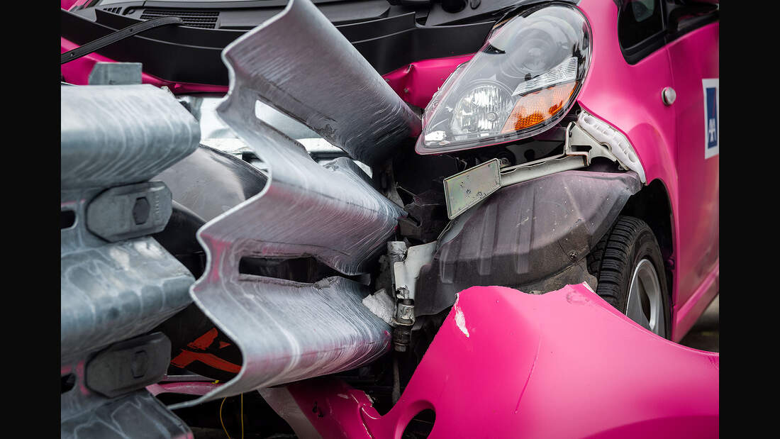 08-2019-AXA-Elektroauto-Crashtest-Duebendorf-22-08-2019-article169Gallery-f2eeefed-1621367.jpg