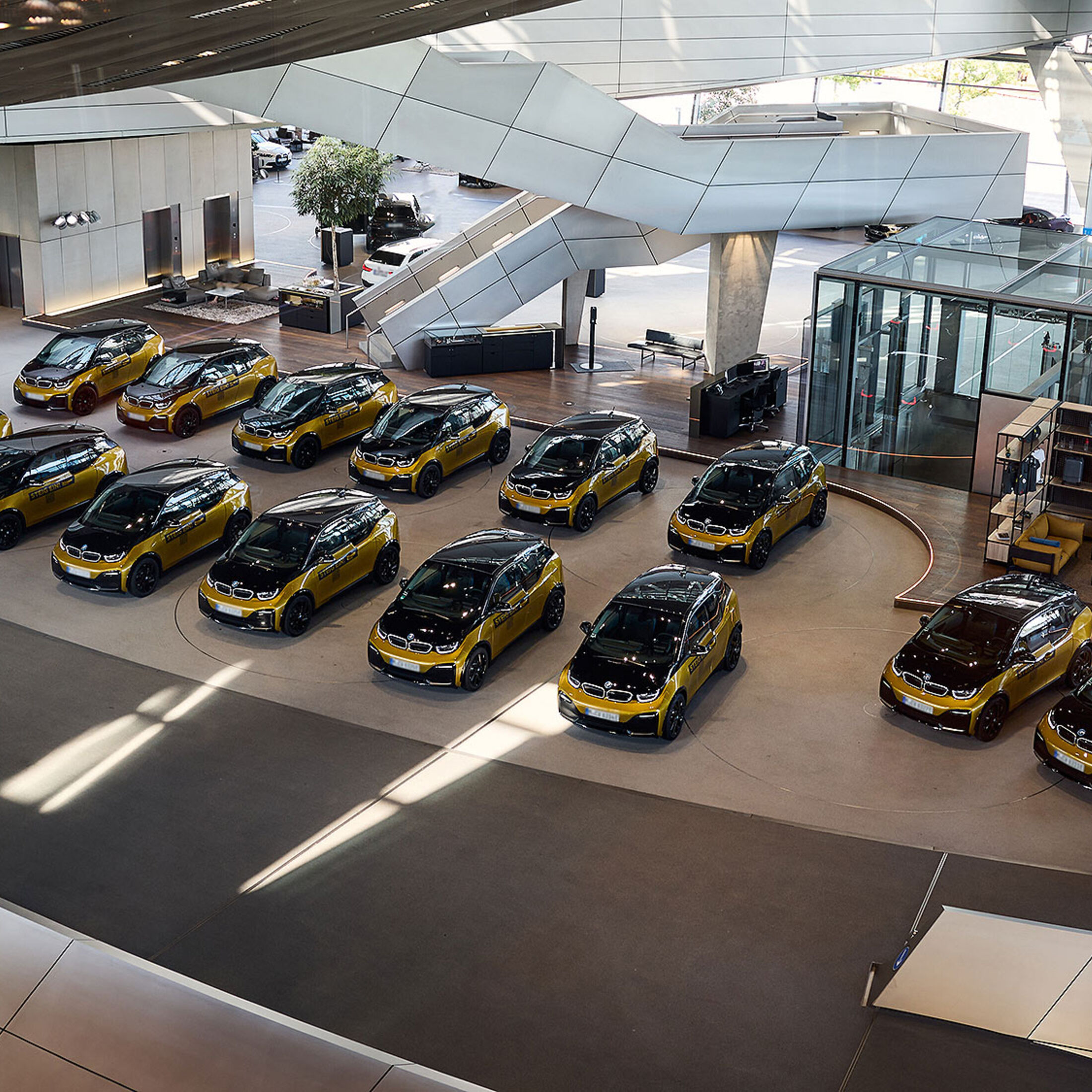 BMW i3 Produktionsende: Goldener Zapfenstreich in der BMW-Welt