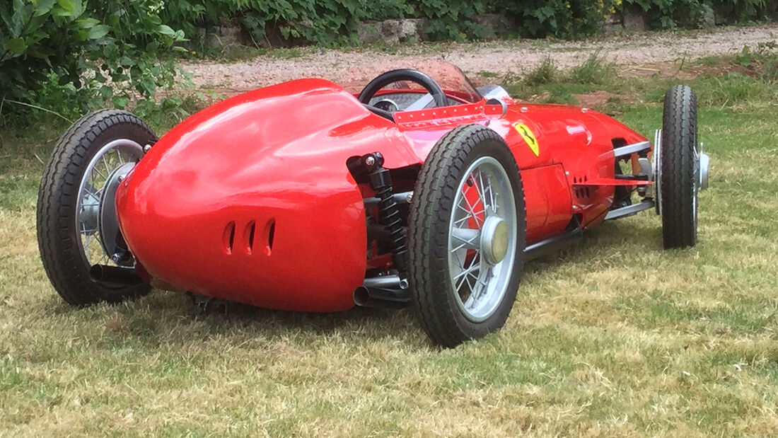 09/2015 - Goodwood Revival, Auktion, Bonhams, Tretautos, mokla0915