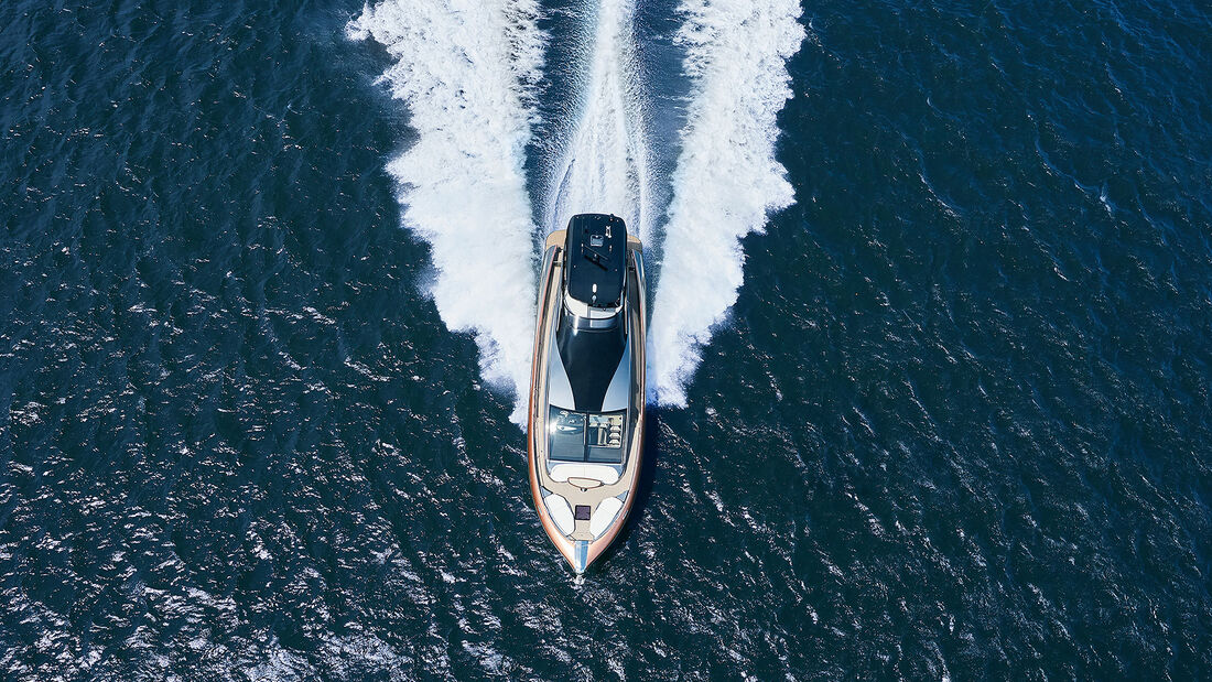 09/2019, Lexus Yacht LY 650