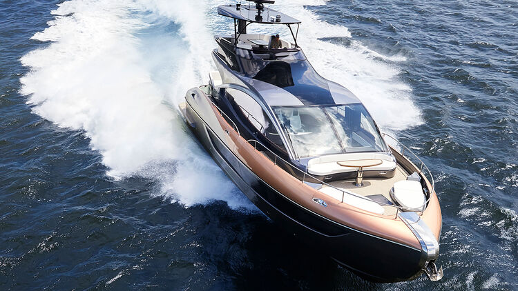 Lexus Ly 650 Meter Luxus Yacht Mit Volvo Motor Auto Motor Und Sport