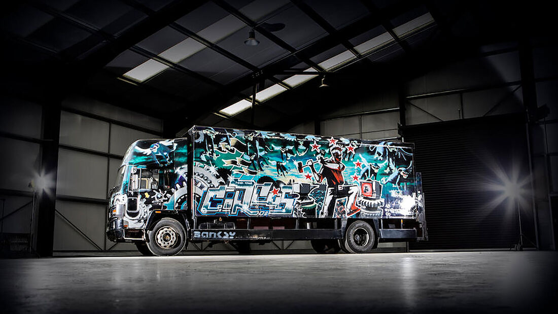 09/2019, Volvo FL 6 von 1988 mit Banksy-Graffito