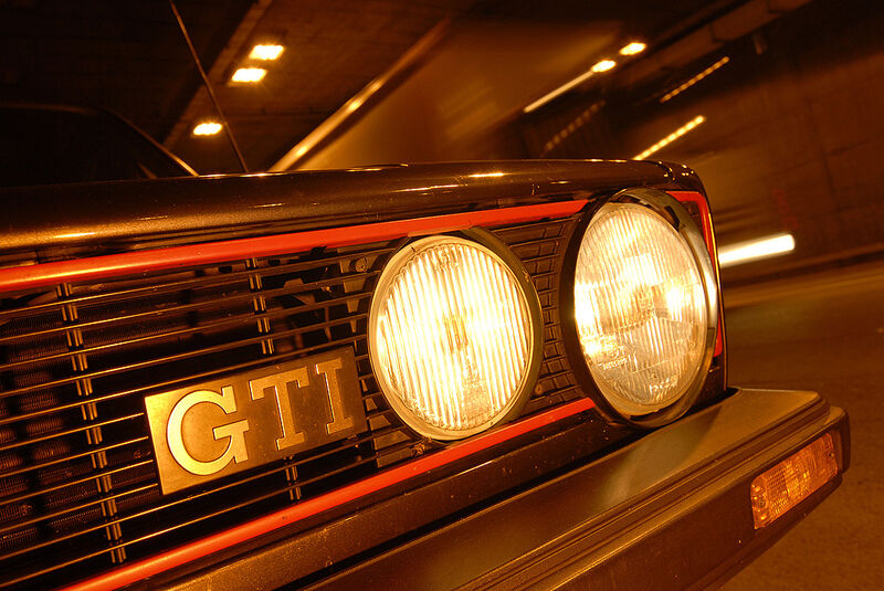 0906_VW Golf I GTI Pirelli