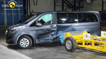 10/2014, EuroNCAP, Mercedes V-Klasse