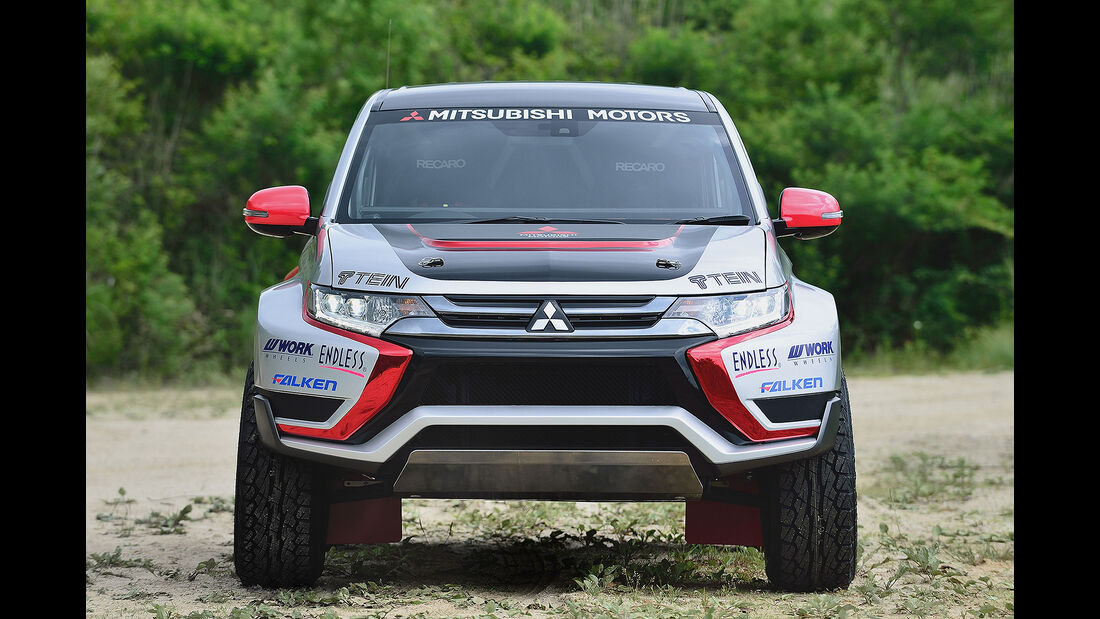 10/2015 Mitsubishi Outlander PHEV Baja Portalegre 500 Rally Car Tokyo Motor Show
