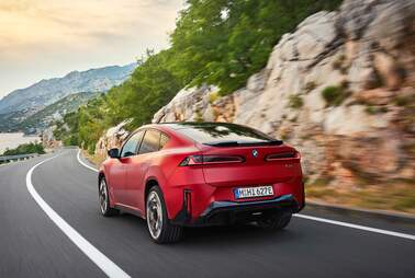 Das erste SUV-Coupé der Neuen Klasse