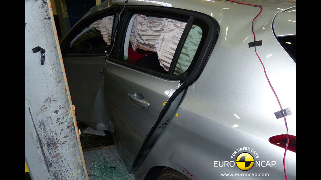 11/2013, EuroNCAP-Crashtest, Peugeot 308