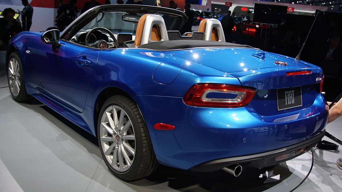 11/2015 Fiat 124 Spider leaked