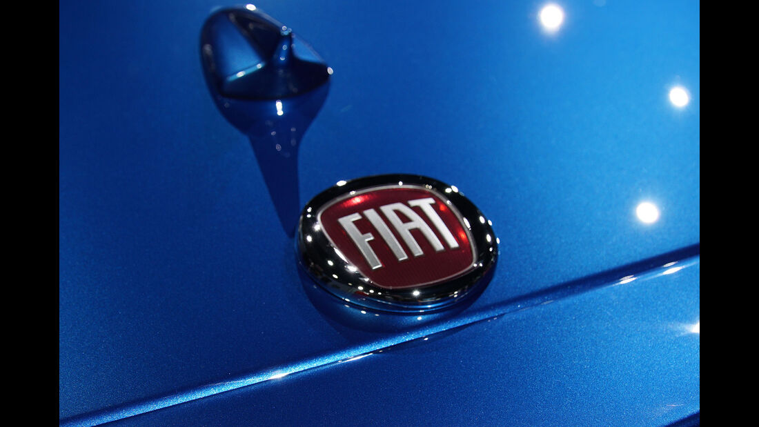 11/2015 Fiat 124 Spider leaked