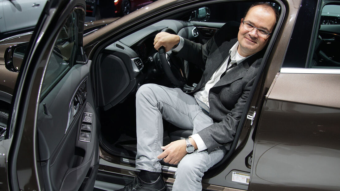 11/2015 Infiniti QX30 L.A. Autoshow